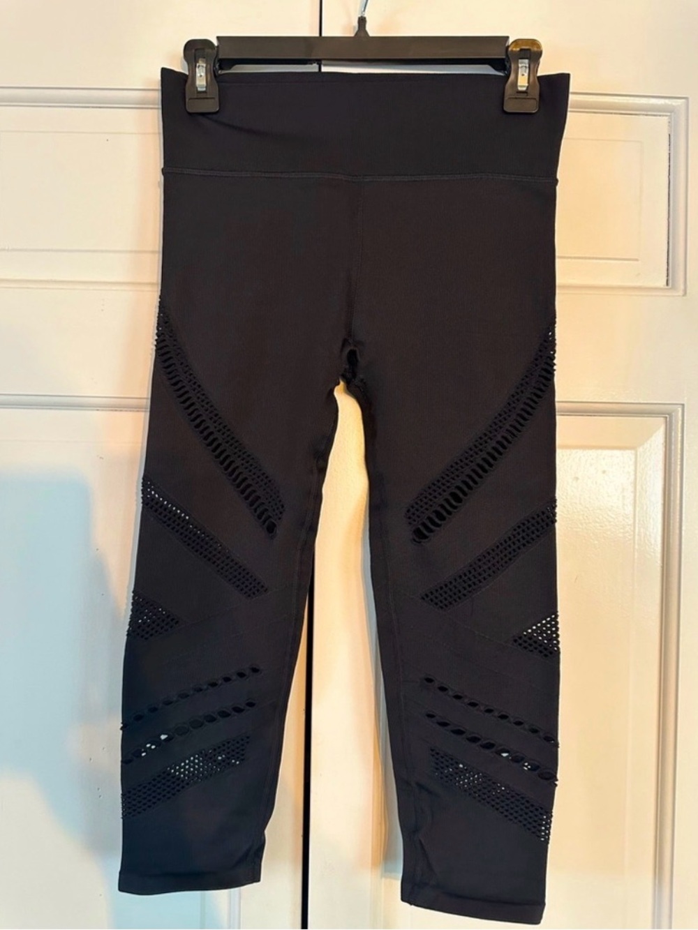 ALO Crop Leggings Size L